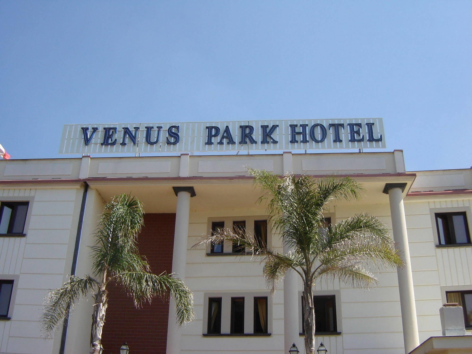 Venus Park Hotel Castel Volturno Exteriör bild